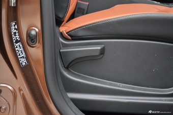 2017款宝骏560律动版1.5T手动乐享型