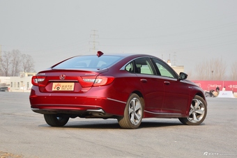 2018款本田雅阁锐·混动2.0L自动锐尊版