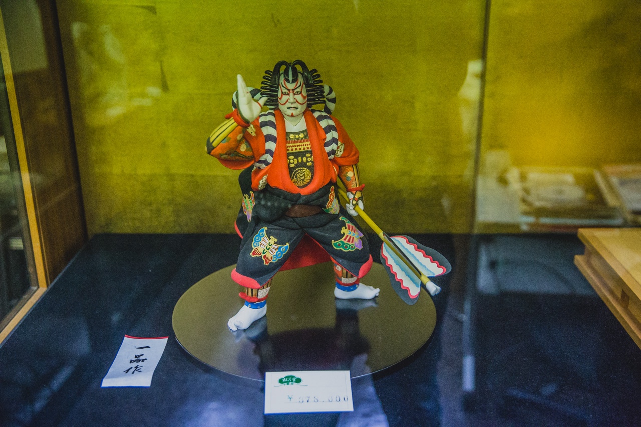 LEXUS雷克萨斯匠心之旅  博多人形 上色工艺见学