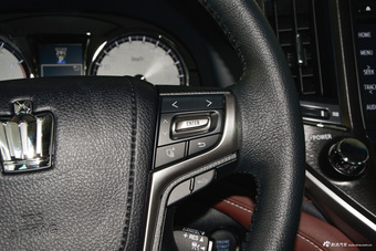 2018款皇冠2.0T自动运动版