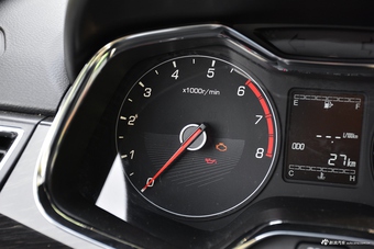 2017款宝骏310 1.5L手动豪华型