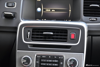 2018款沃尔沃S60L 2.0T自动T4智远版