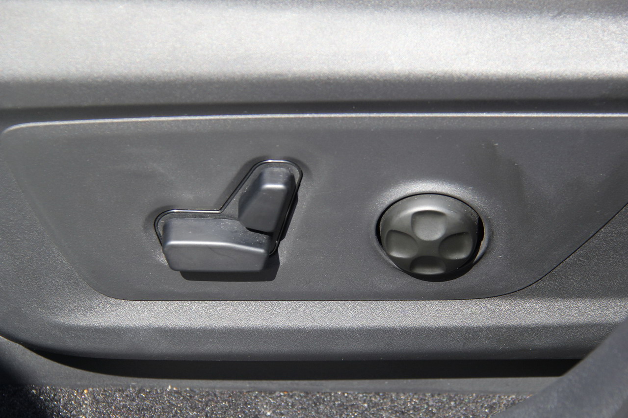 2018款大指挥官2.0T自动四驱御享版