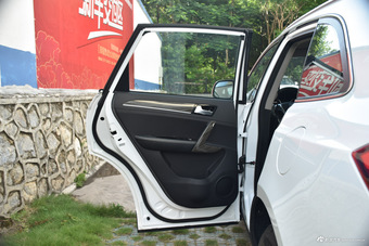 2015款众泰T600 1.5T手动豪华型 冰川白