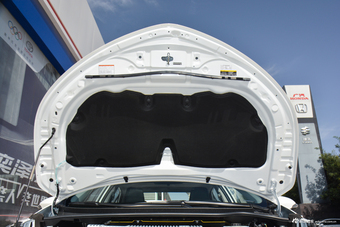 2018款卡罗拉双擎1.8L自动E-CVT智尚版