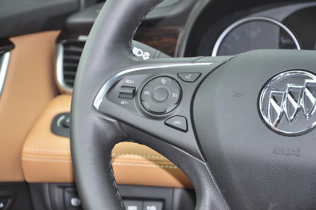 2016款君越2.0T自动豪华型28T