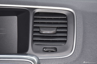 2018款沃尔沃S60L 2.0T自动T5智驭版 