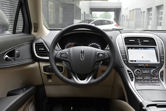 2017款林肯MKX 2.0T自动两驱尊享版