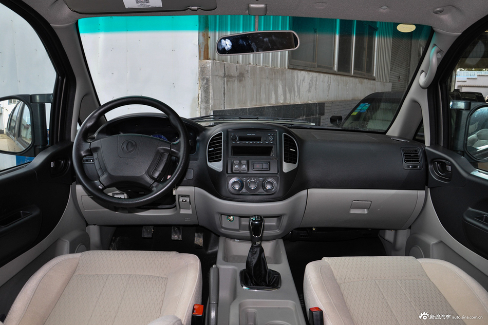 2017款菱智V3 1.5L手动5座特惠版