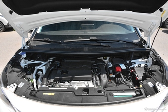 2017款标致5008 1.8T自动380THP豪华版7座图片