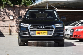 2018款奥迪Q5L 2.0T自动45 TFSI尊享运动型