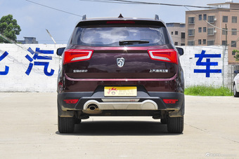 2016款宝骏560 1.8L AMT智能手动版豪华型 勃艮第红