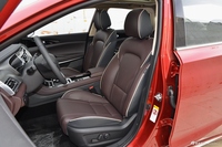 2018款睿骋CC1.5T自动尊雅型