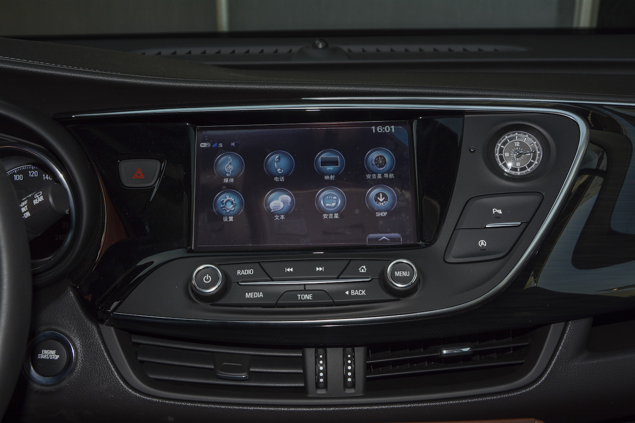 2018款昂科威2.0T自动四驱精英型28T