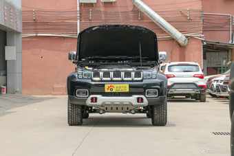 2018款北京BJ40 PLUS 2.3T自动四驱尊享版