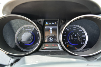 2016款长安CS75 1.8T自动尊贵型国5