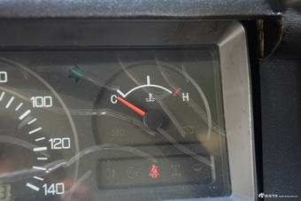 2016款BJ 212 2.0L手动方门四驱豪华型 国V