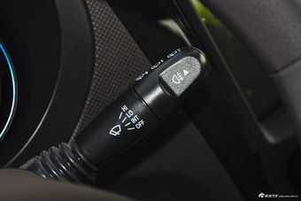 2016款五菱宏光S1 1.5L手动尊享型 大地棕