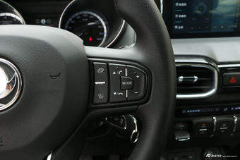 2018款风神AX4 1.6L手动潮尚型天窗版