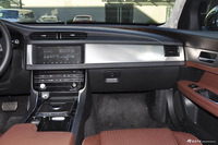 2017款捷豹XFL 2.0T自动240PS奢华版