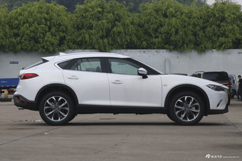 2018款马自达CX-4 2.5L自动四驱蓝天激情版