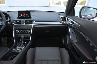 2018款马自达CX-4 2.5L自动四驱蓝天运动版
