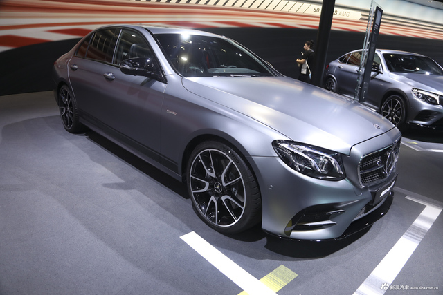 AMG E