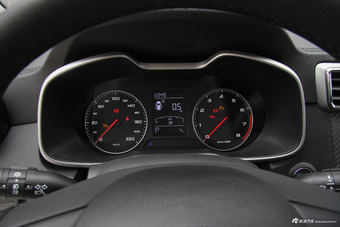 2017款名爵ZS 1.5L自动尊享互联网版