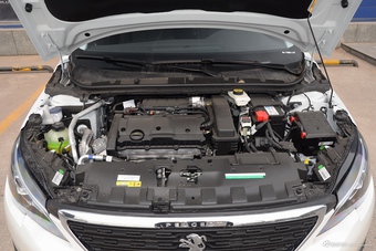 2016款标致308 1.6L手动时尚版