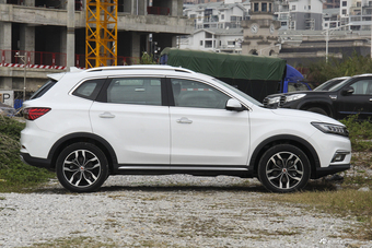 2018款荣威RX5 1.5T 20T手动两驱互联网智尊版