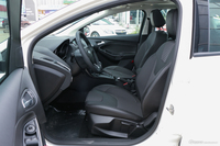 2018款福克斯三厢1.6L自动风尚型智行版