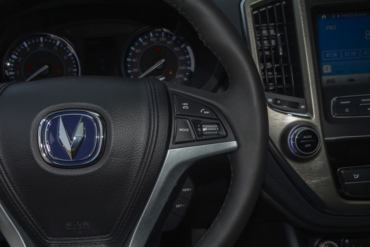 2017款长安CS95 2.0T自动两驱智拓版