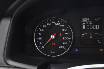 2018款荣威i6 1.5T手动豪华版20T