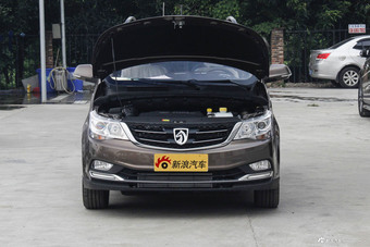 2016款宝骏730 1.5T手动舒适版 7座
