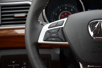 2016款北汽威旺S50 1.5T CVT欢动尊贵型