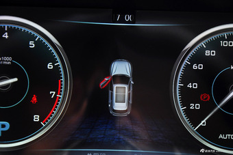 2016款众泰T600 2.0T自动旗舰型运动版