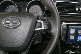 2017款骏派D60 1.8L自动豪华天窗版