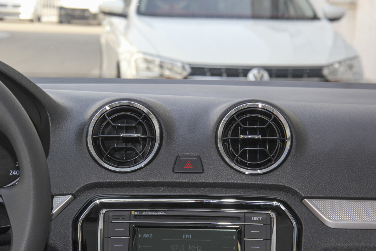 2017款捷达1.5L自动豪华型