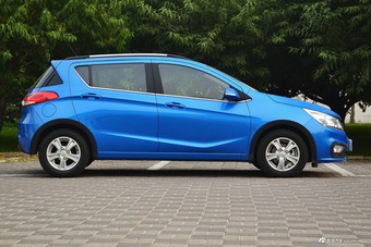 2016款宝骏310 1.2L手动豪华型 碧海蓝