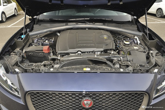 2018款捷豹F-PACE 2.0T自动四驱都市尊享版