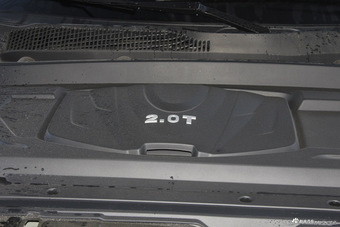 2015款陆风X7 2.0T自动全景旗舰版