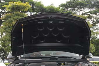 2017款英菲尼迪QX30 1.6T自动两驱运动版