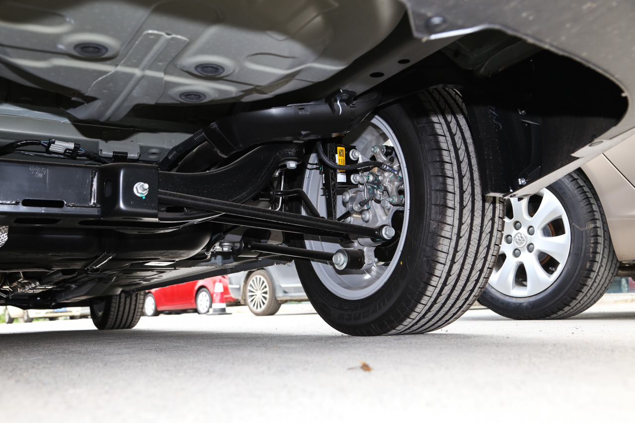 2016款英朗1.5L自动精英型15N 托帕石棕