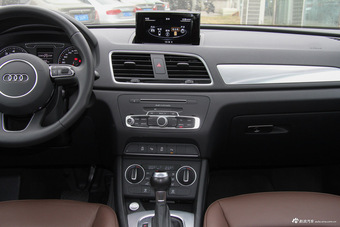 2017款奥迪Q3 1.4T自动30 TFSI风尚型