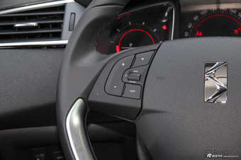 2018款DS 5LS 1.6T自动30THP时尚型