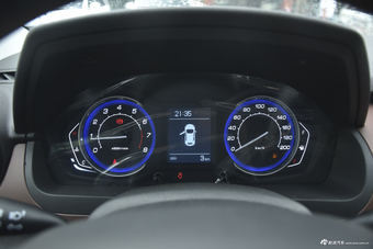 2016款昌河Q25 1.5L手动乐惠版 炫酷白