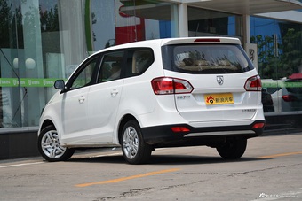 2016款宝骏730 1.5L手动超值版 7座