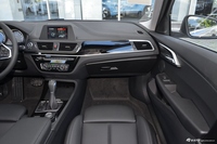 2018款宝马1系118i自动设计套装型