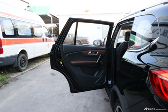 2018款斯威X7 1.5T自动智享型7座