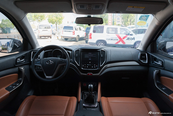 2017款长安欧尚CX70T改款 1.5T手动豪擎版图片